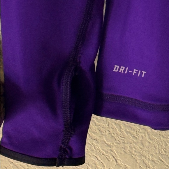 *NEW* - Women's NIKE Pro Dry-Fit Hyperwarm Top (Small) - Picture 7 of 9
